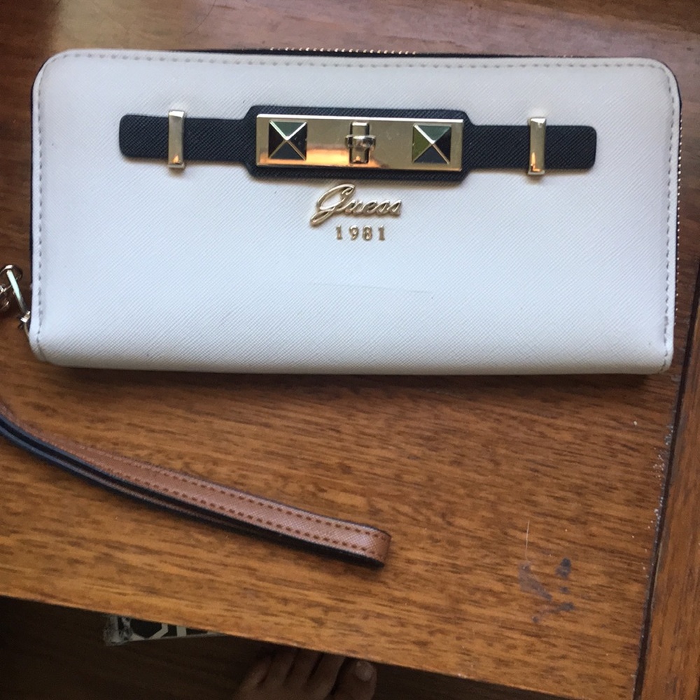 Guess wallet